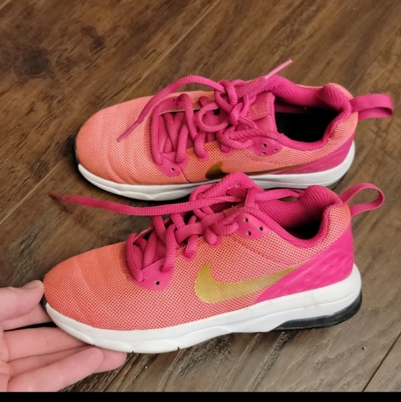 Nike Kids size 11,5 - Picture 1 of 6